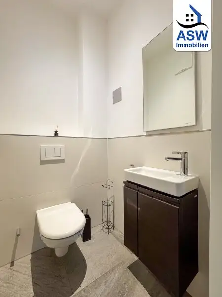 Perfekte Lage!! Top-moderne Altbauwohnung mit Balkon und Sauna in der Hauptstraße