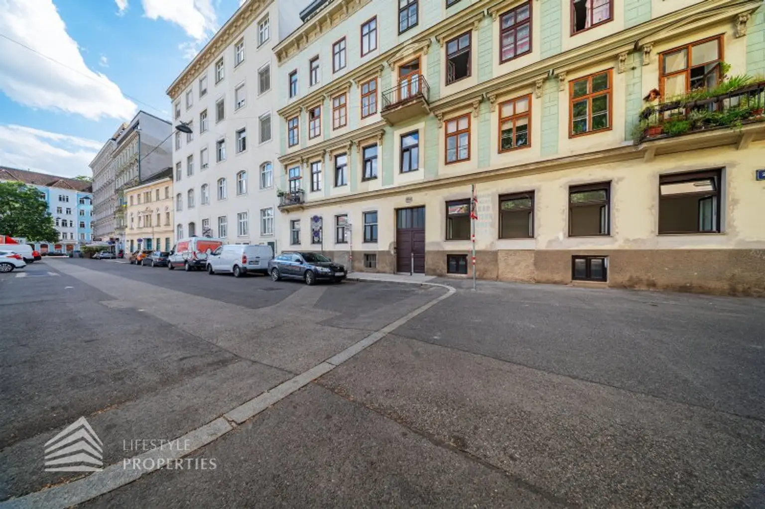 Geschäftslokal mit Lager direkt am Karmelitermarkt – ca. 46 m² im historischen Wiener Stilaltbau by Lifestyle Properties