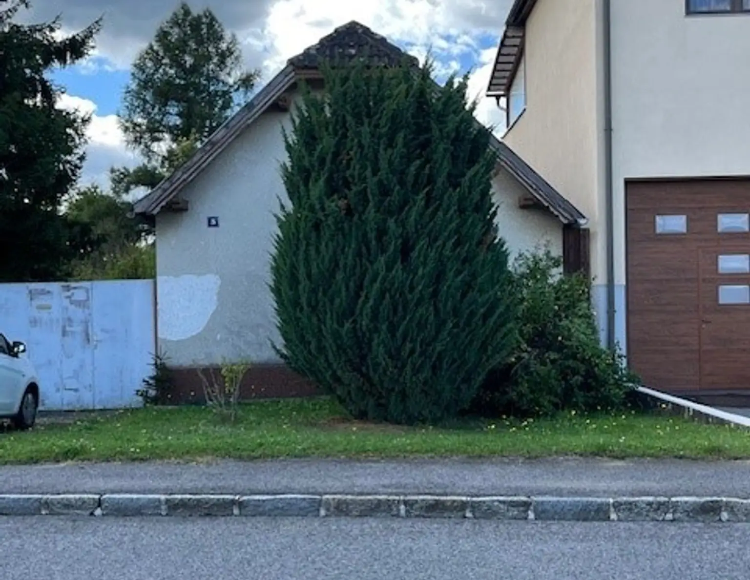 Baugrund mit Abbruchobjekt und weitere Grundstücke Grünland