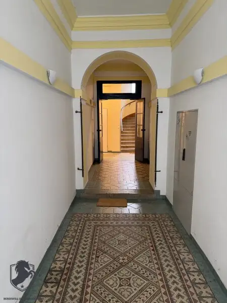 Charmante 1-Zimmer-Altbauwohnung mit separater Küche