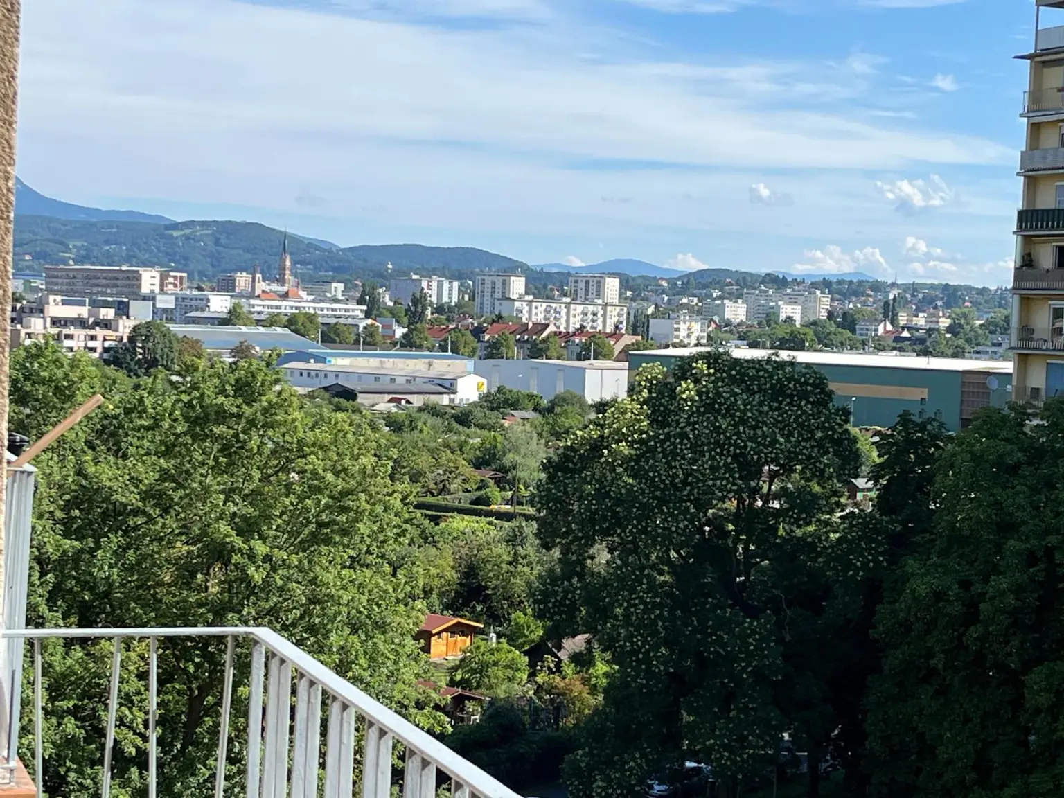 Großzügige Wohnung mit schöner Aussicht in Graz/Liebenau
