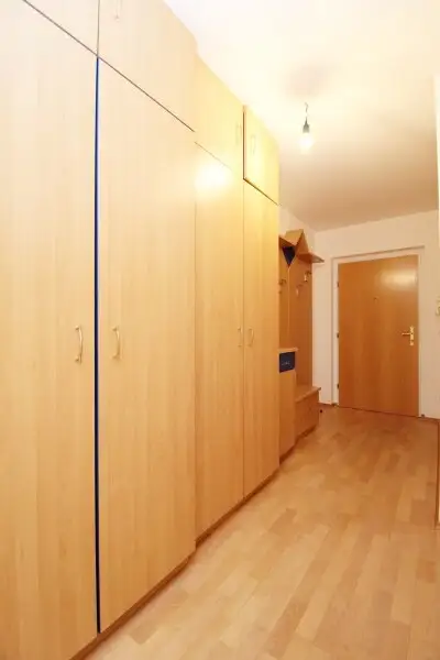 Ab 15. Dezember! Nahe U3! Zentrale 2-Zimmer-Wohnung inkl. Stellplatz zu vermieten!