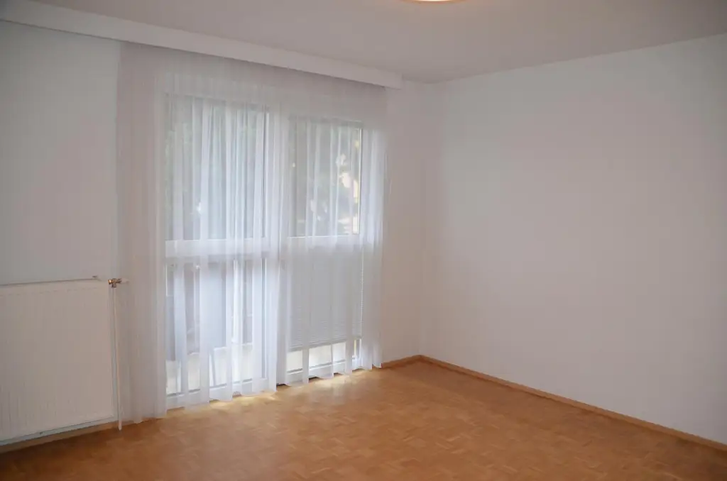 Helle 5-Zimmer-Wohnung mit großem Balkon - WG tauglich!