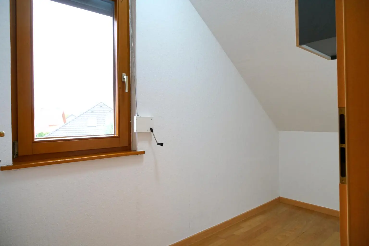 Heimeliges Doppelhaus in Holzbauweise – Wohnen mit Wohlfühlfaktor in ruhiger Siedlungslage!