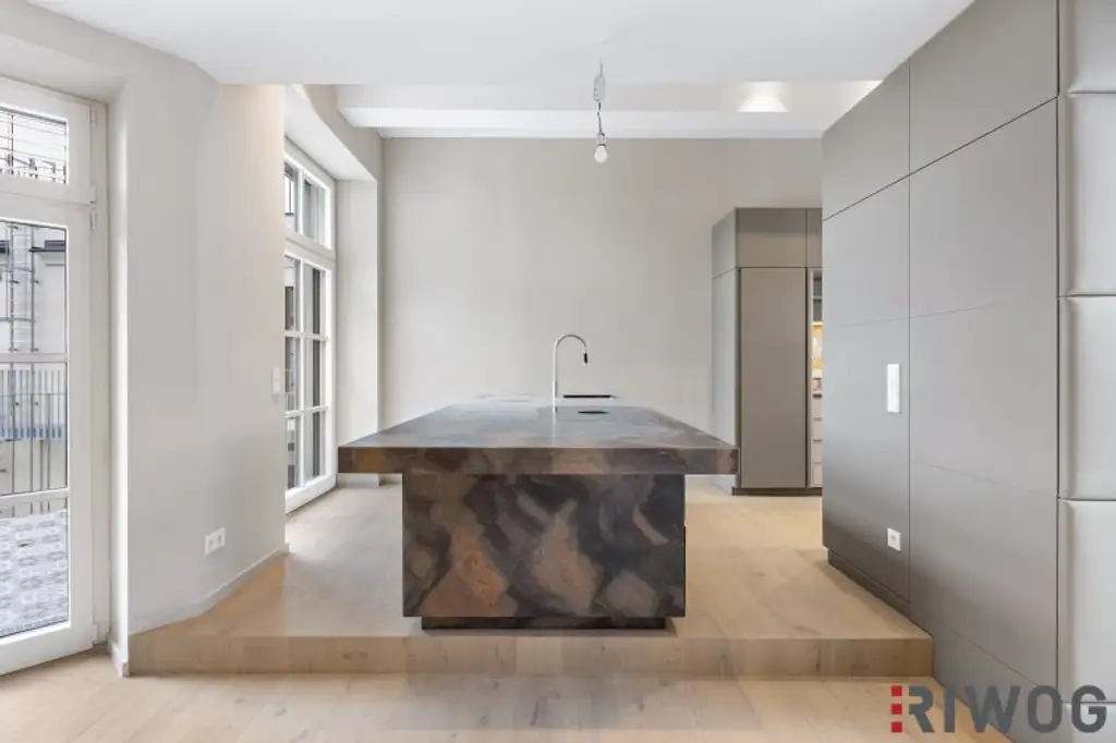 **Architekten Wohnung mit Luxus Ausstattung und Balkon** in Art Deco Fabrik