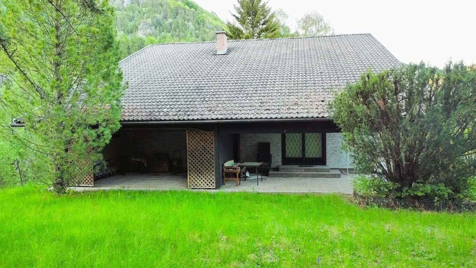 überdachte Terrasse