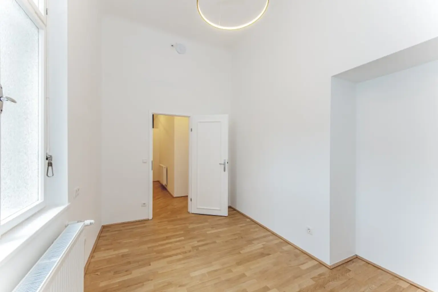 Provisionsfrei! All-In-Bürozimmer am Brahmsplatz als Untermiete!