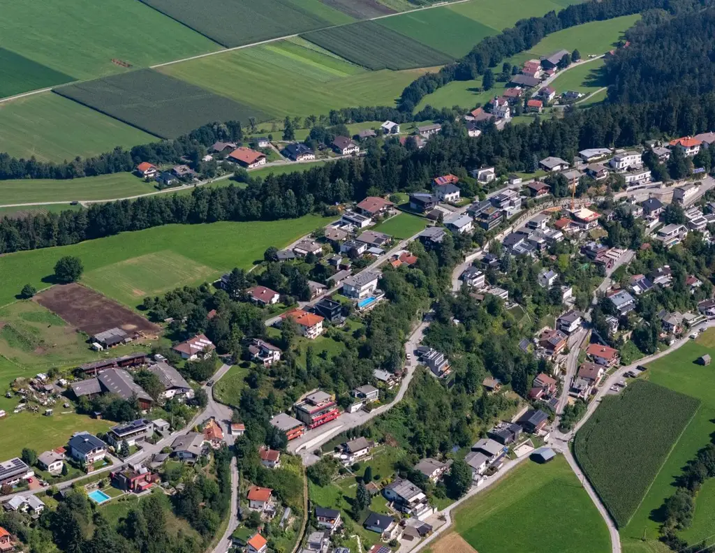Sonnengrundstück für Doppel- oder Mehrfamilienhaus in Omes