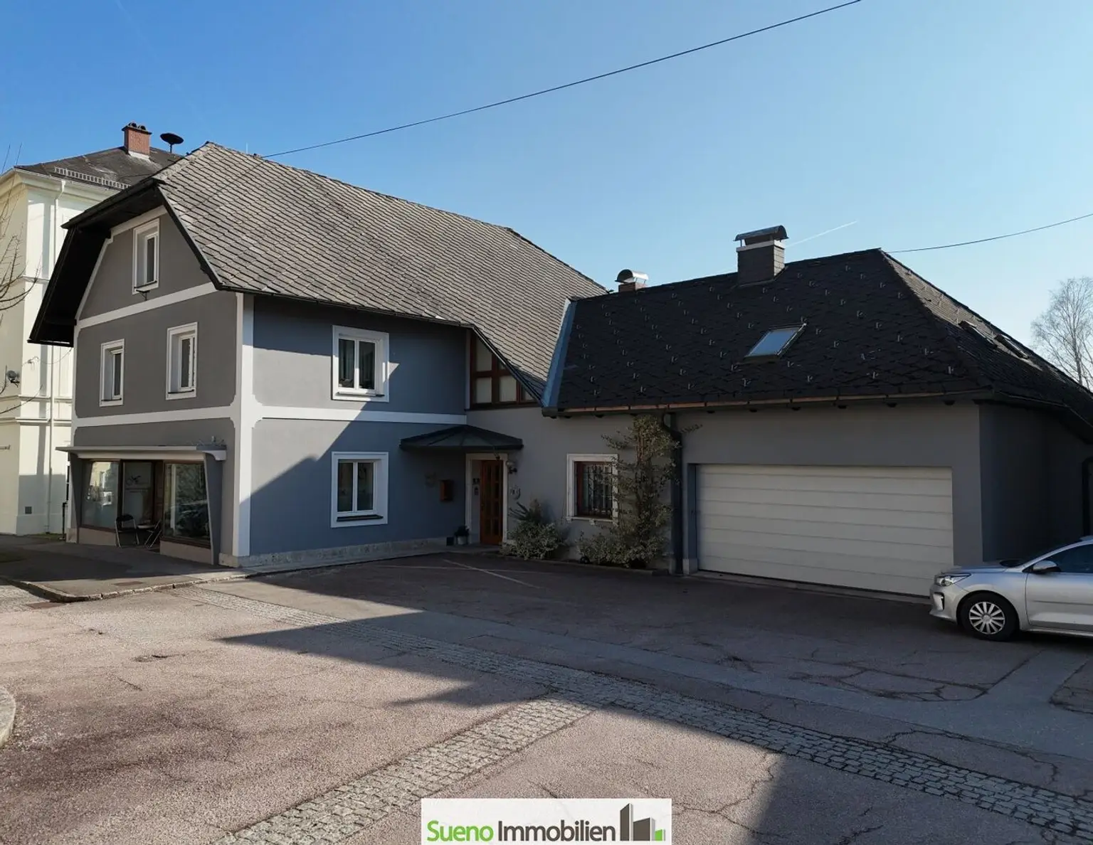 TOP Wohnhaus mit 2 (ev 3) Einheiten samt Pool, Garage und 1 Geschäftslokal