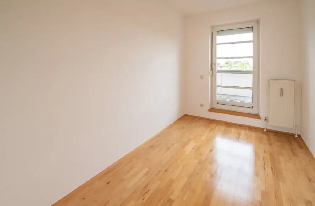 *** Wohnen in Waidmannsdorf *** Großzügige Vierzimmermaisonettewohnung mit Vorgarten & 3 Terrassen