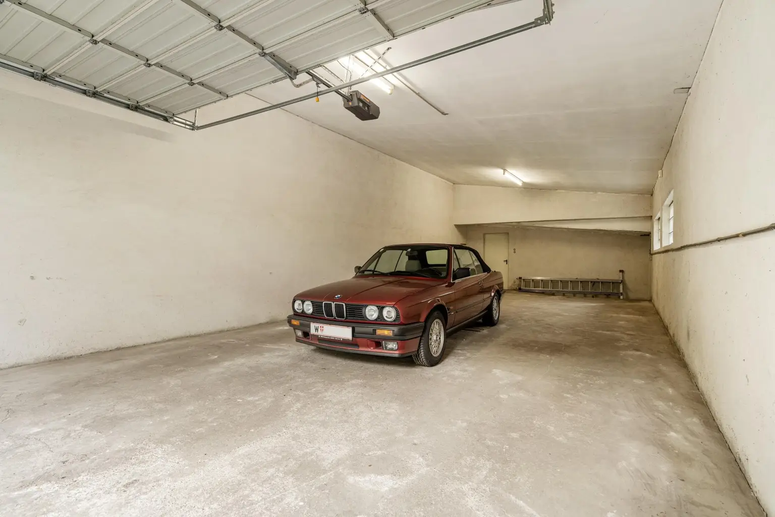 "Großzügiger Bungalow mit Wiennähe und XXL-Garage"