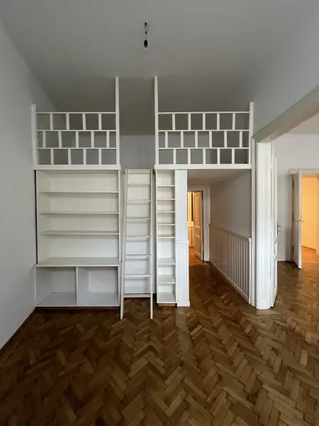 Großzügige 3-Zimmer Altbaumiete Nähe Naschmarkt!