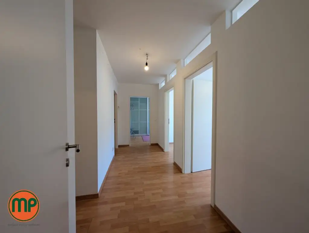 NUR FÜR ÄRZTE: Patientenpotential trifft Top-Anbindung: Ihre Praxis direkt an der U6