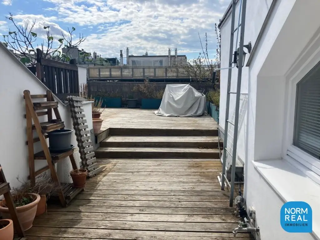 Dachgeschoß mit großer Terrasse