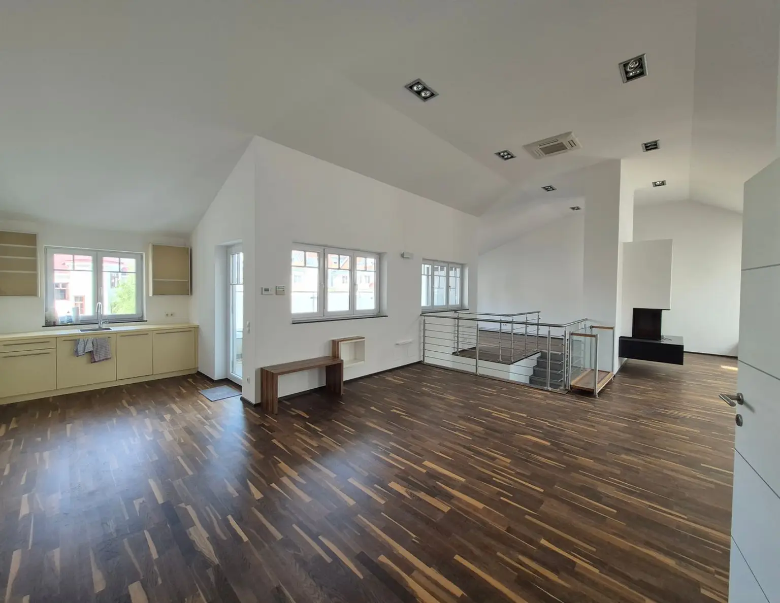 Wohn- und Geschäftshaus in luxuriöser Ausstattung Элегантный городской дом с роскошным SPA и бассейн