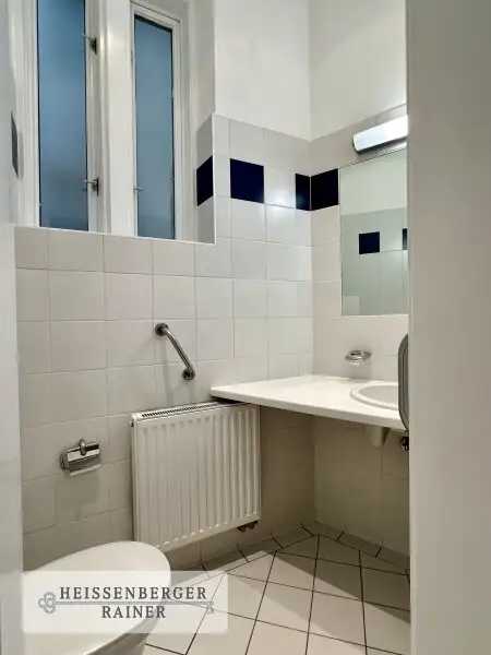 BELETAGE IN ALTHIETZING /// UNTER ST. VEIT /// GROSSZÜGIGE ALTBAUWOHNUNG