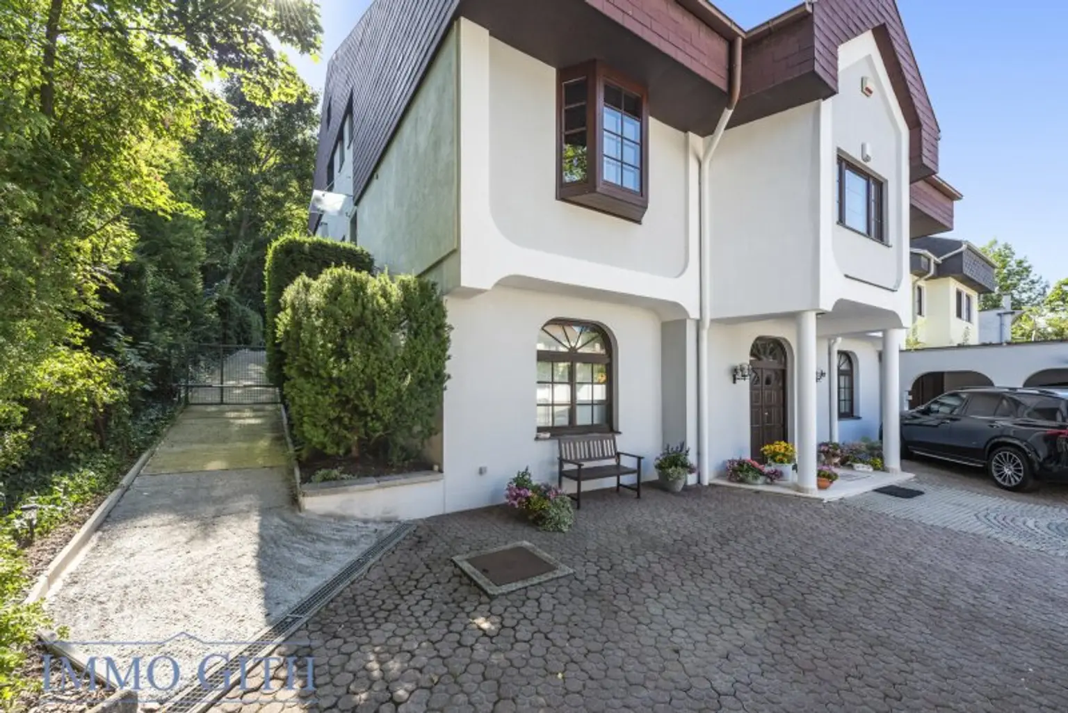 ARCHITEKTEN-VILLA MIT POOL & GARTEN IN ZENTRALER LAGE VON PERCHTOLDSDORF ZU KAUFEN!