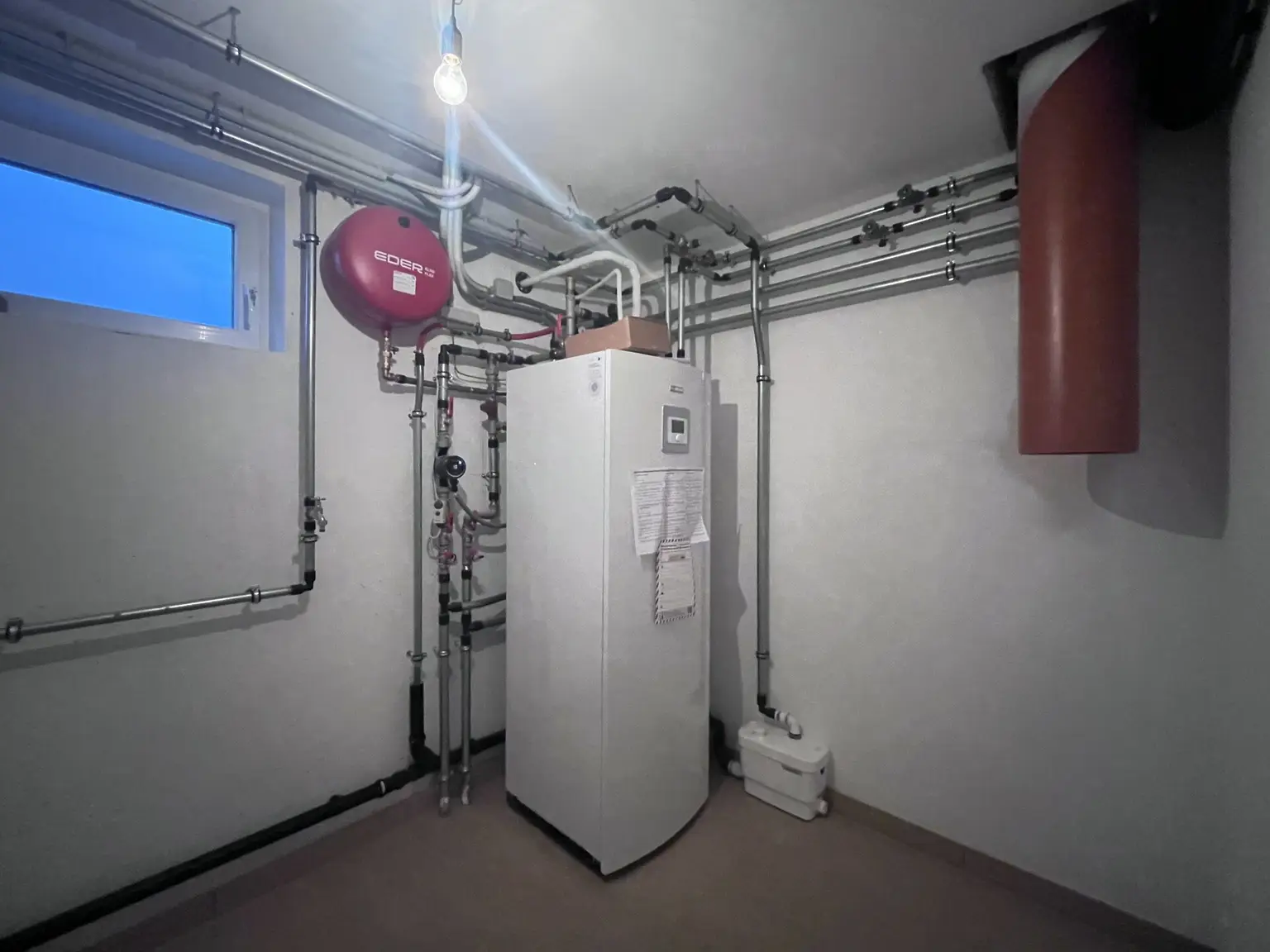 Erstbezug !!! Traumhafte Doppelhaushälfte -  mit 5 Zimmern, Garten, Wohnkeller und Stellplätzen!