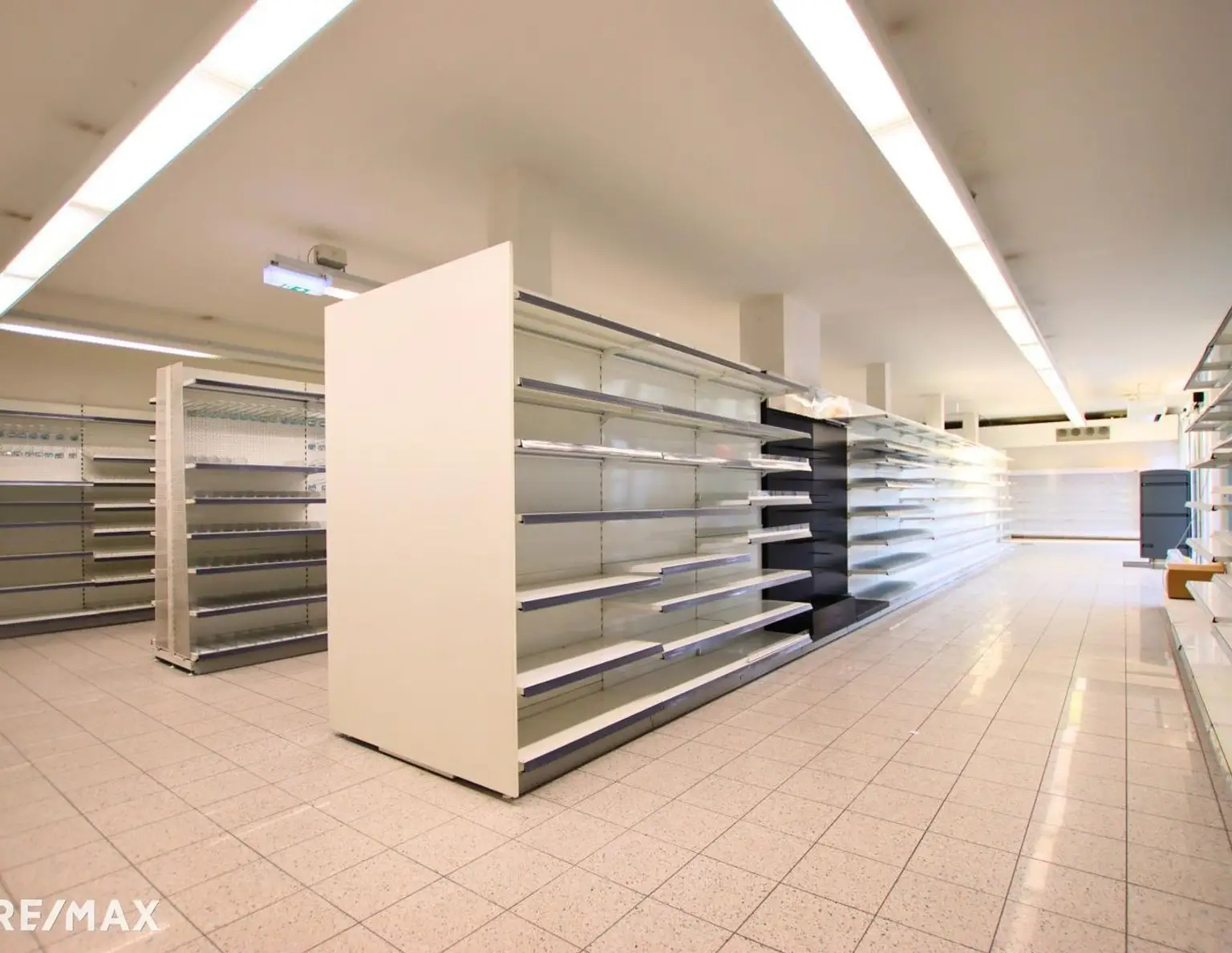 Geschäftslokal im Einkaufszentrum Arkadia zu mieten!