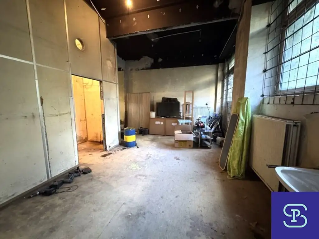 Betriebsobjekt 435m² mit Einfahrt Nähe Linzer Straße - 1140 Wien