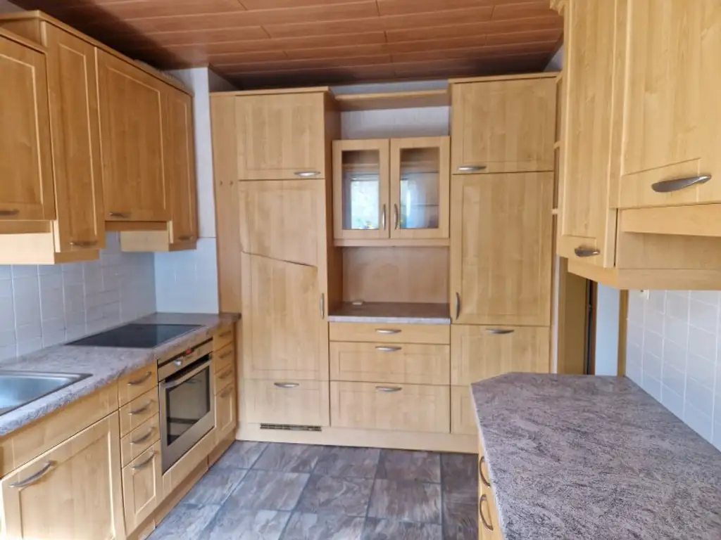 VIEL PLATZ FÜR KINDER+HUNDE+KATZEN!