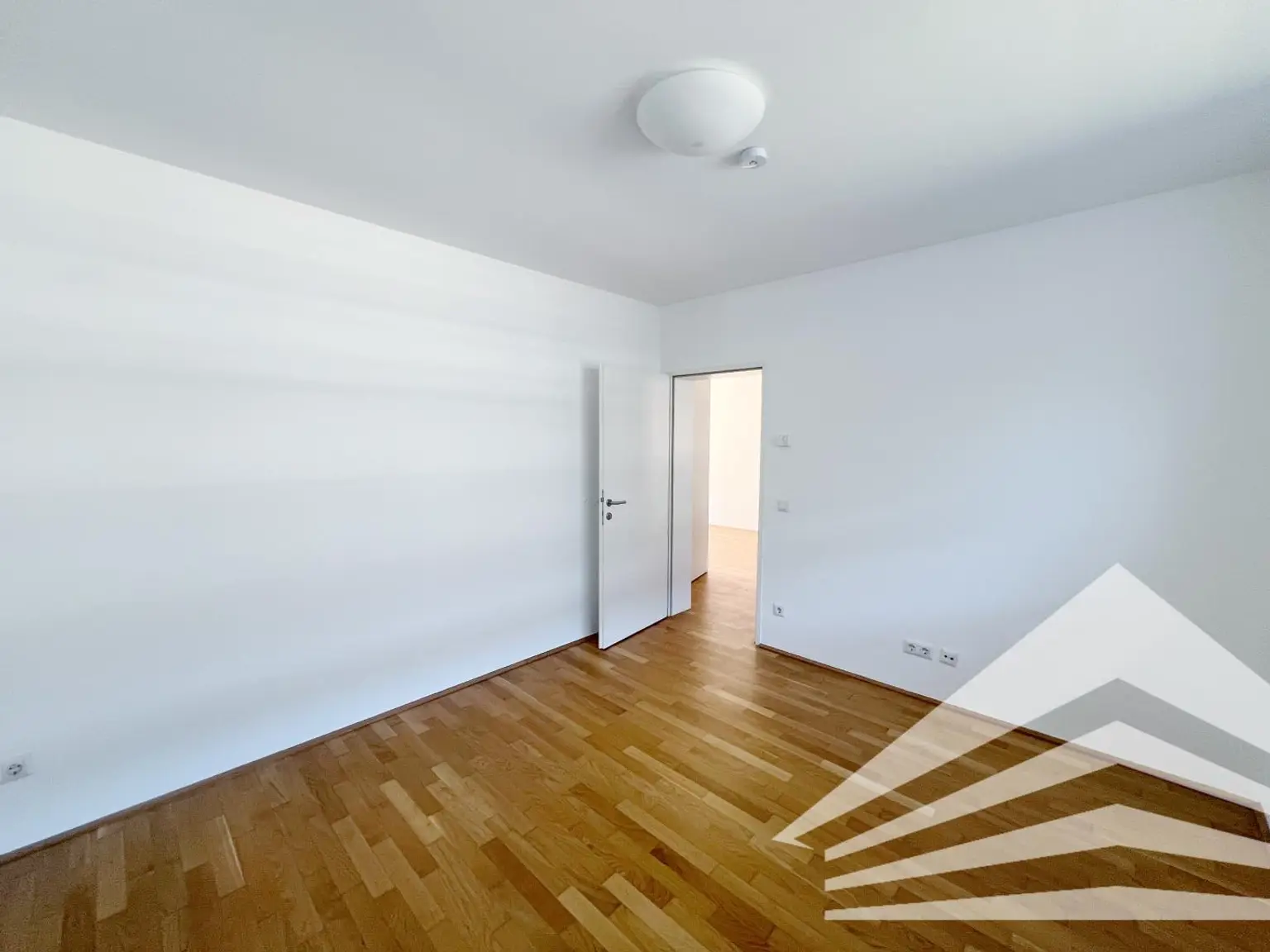 SQUADRO - westseitige 3-Zimmer Wohnung mit Balkon in zentraler Lage!