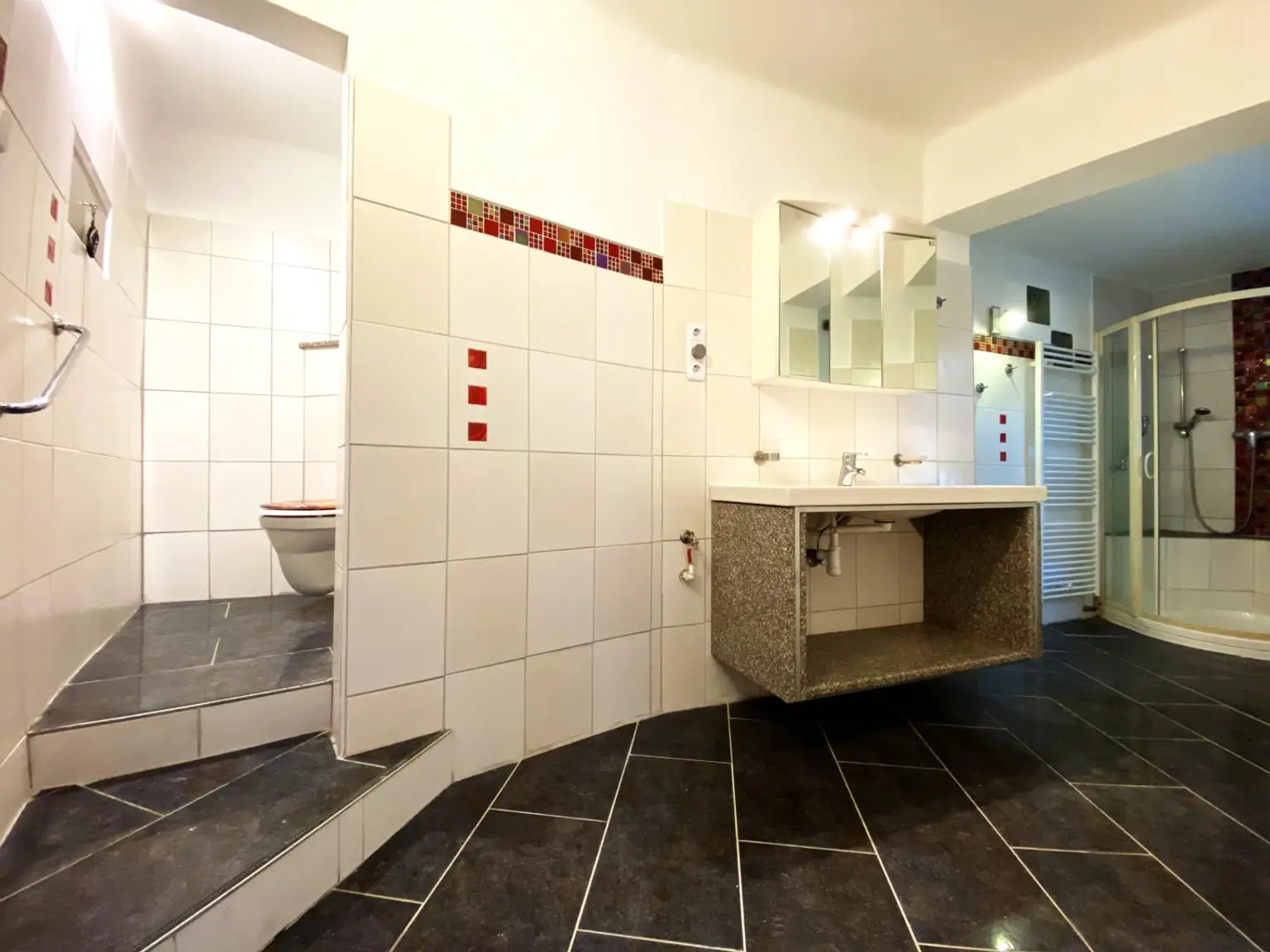 SANIERTE WOHLFÜHLOASE!       Haus in sonniger, ruhiger Lage | Berndorf