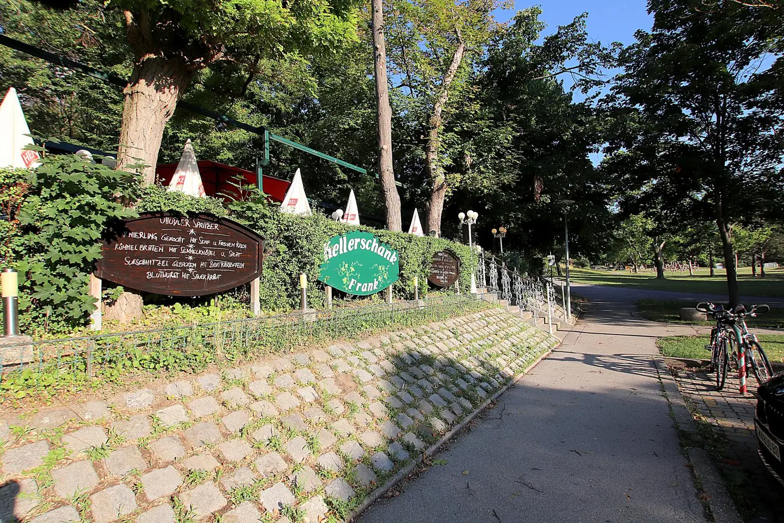 Panorama Aussicht auf einen Park - DG Wohnung in einer tollen Lage!