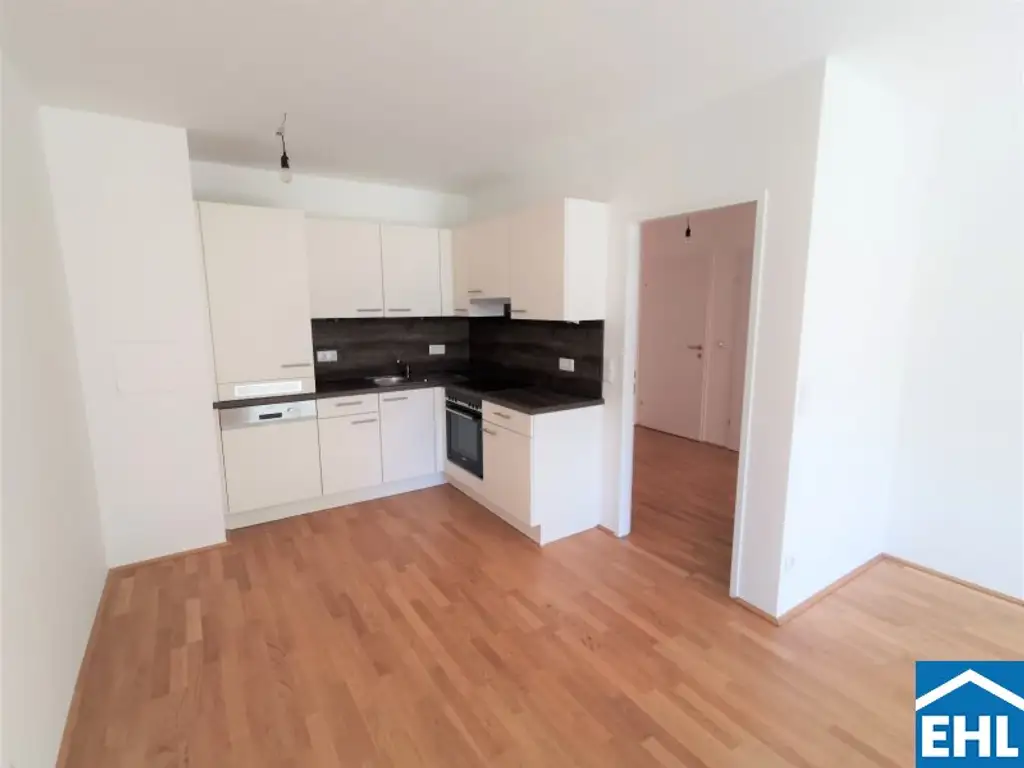 Schöne 2 Zimmer Wohnung mit Loggia in zentraler Lage