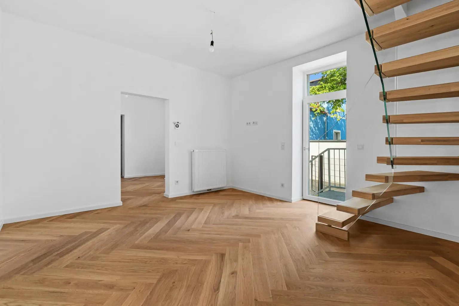 "Zum Verlieben – stilvolle Maisonette mit kleinem Garten & Terrasse!"