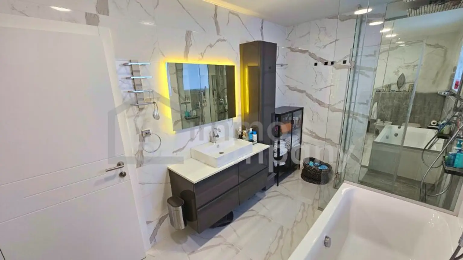 Photovoltaik, Saunahaus, Outdoordusche, Garage, 6 Zimmer, uvm. - Lifestyle hoch 10