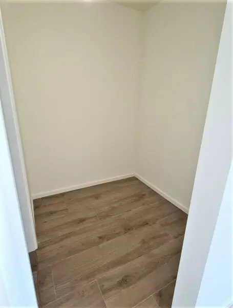 HOFRUHELAGE, JEDLESEE, 33 m2 Neubau, Einzelwohnraum, Komplettküche, Duschbad, Hofruhelage, 1. Liftstock, Anton-Bosch-Gasse