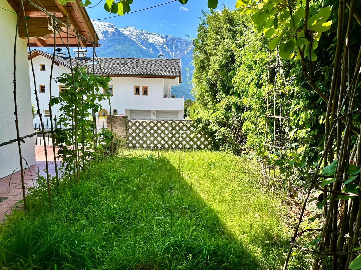Perfekte Starterwohnung mit Garten und einem Parkplatz