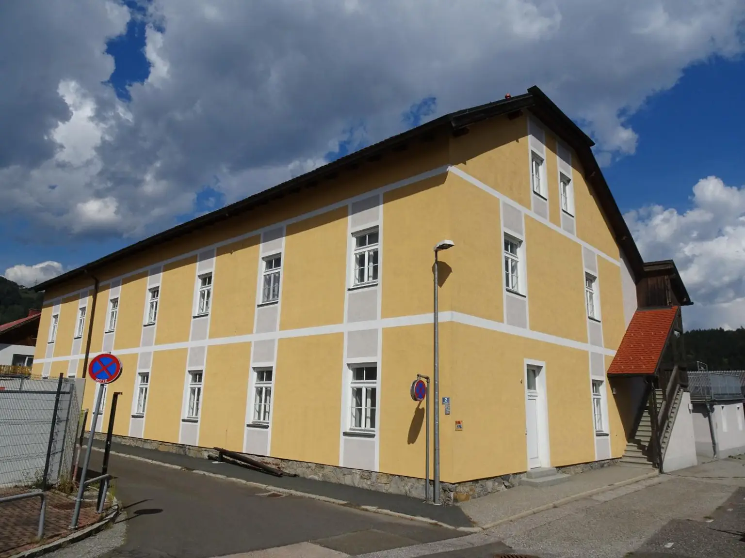 Kleinwohnung mit Küche! Carport kann angemietet werden!