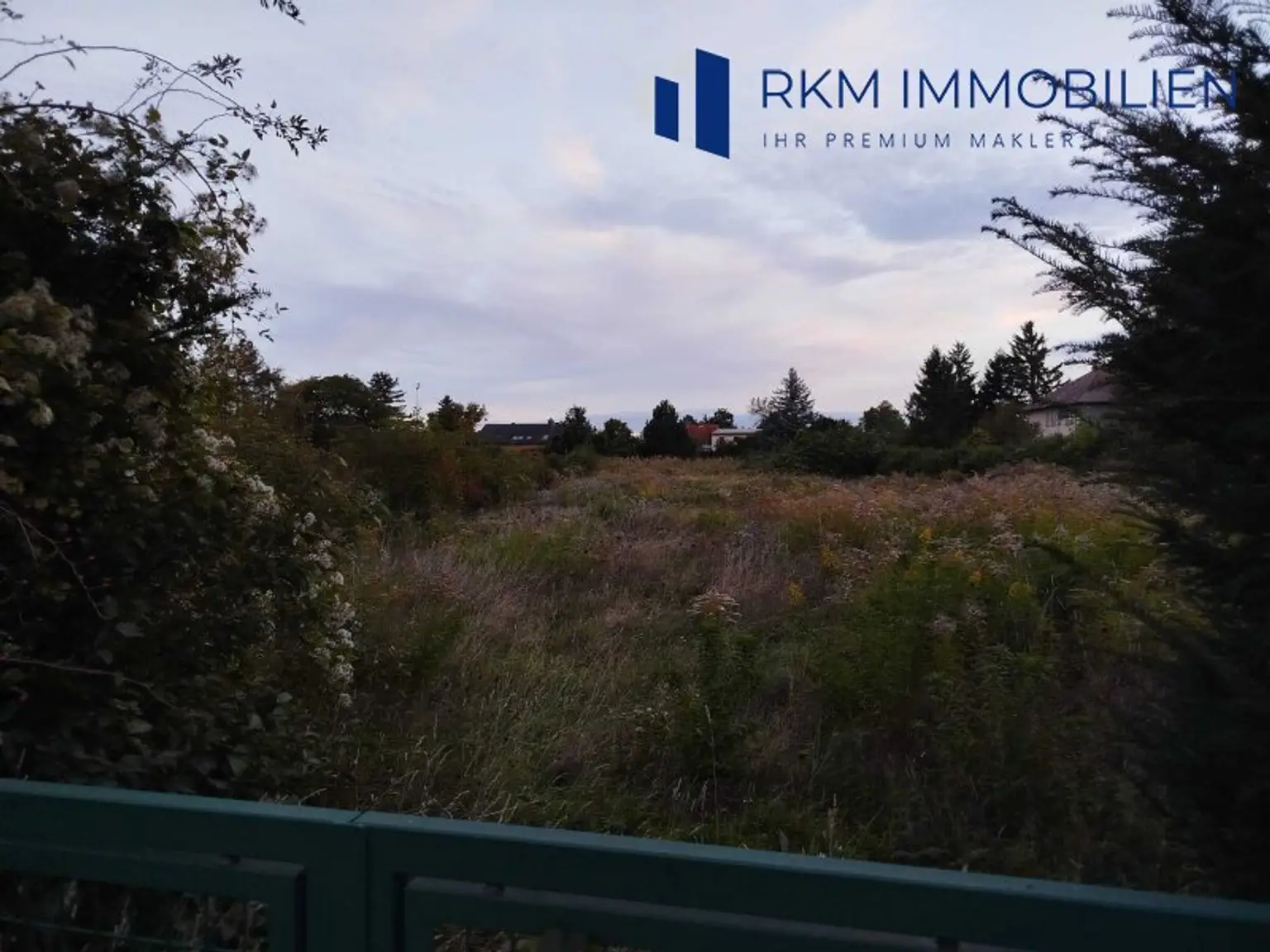 Grundstück - umzäunt (Land und Forstwirtschaft)