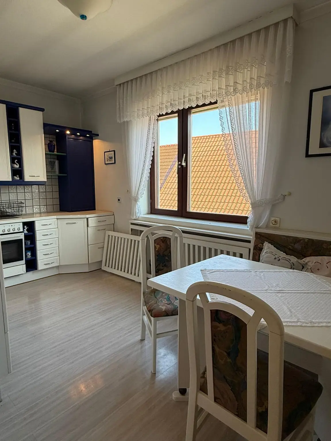 Küche und Essecke OG