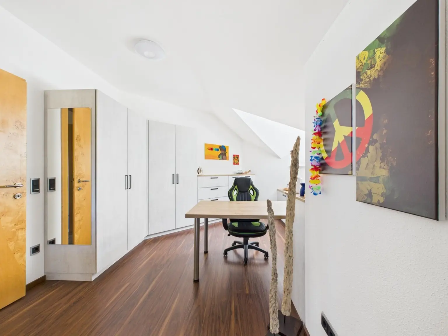 NIEDERNEUKIRCHEN: Sehr gepflegtes und perfekt aufgeteiltes EINFAMILIENHAUS mit ca.151 m² Wohnfläche, Grundstück ca. 796 m²