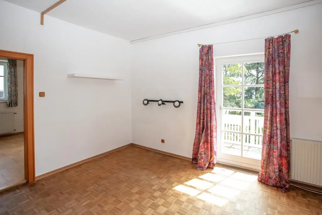 Mehrfamilienhaus - Zwei Wohneinheiten - Gewerbe möglich - großzügige Nutzflächen