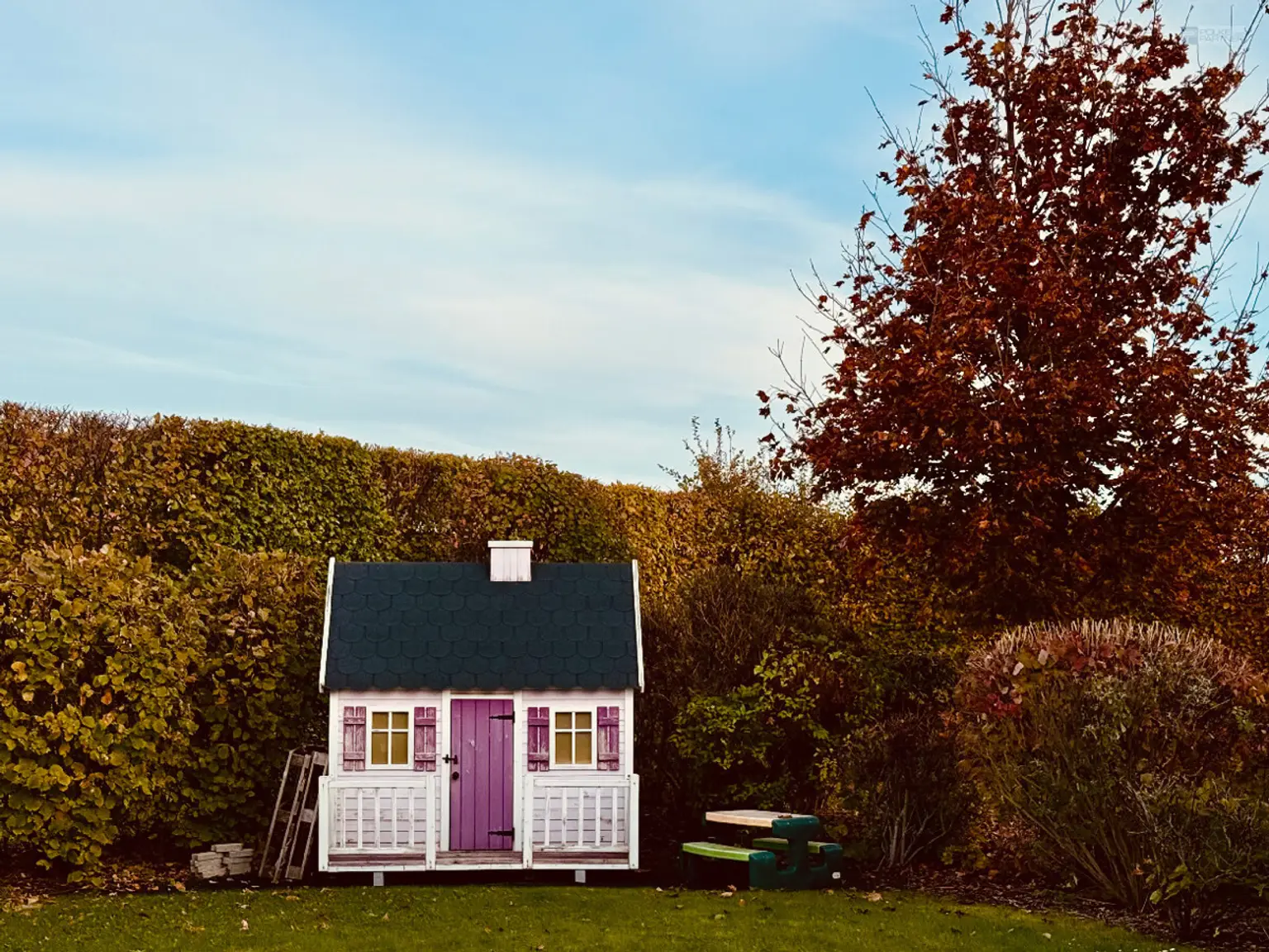 GARTENPARADIES   -  9.000 M² - 
LANDHAUS IN PARKLANDSCHAFT  
NUR 30 MINUTEN VON WIEN