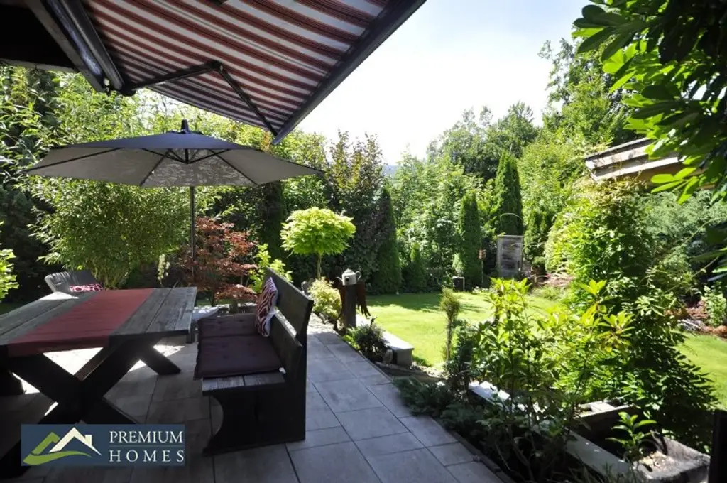 BREITENBACH am Inn - Großzügiges Einfamilienwohnhaus mit Terrasse, Balkon, Keller, Garage, zwei Carports, Garten, Gartenhaus, Geräte- und Holzschuppen