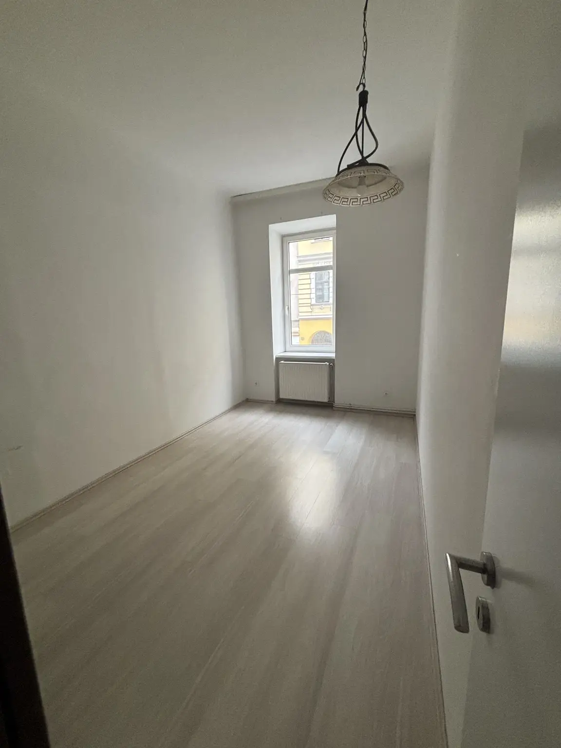 Großzügig geschnittene 3 Zimmer Wohnung in Toplage 1100 Wien Fussgängerzone !