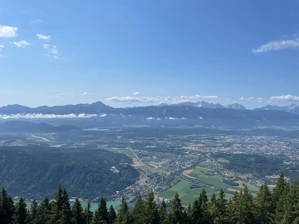 Schöne Ferienwohnung auf der Gerlitzen mit Blick auf den Ossiacher See