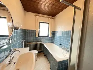 Badezimmer (OG)
