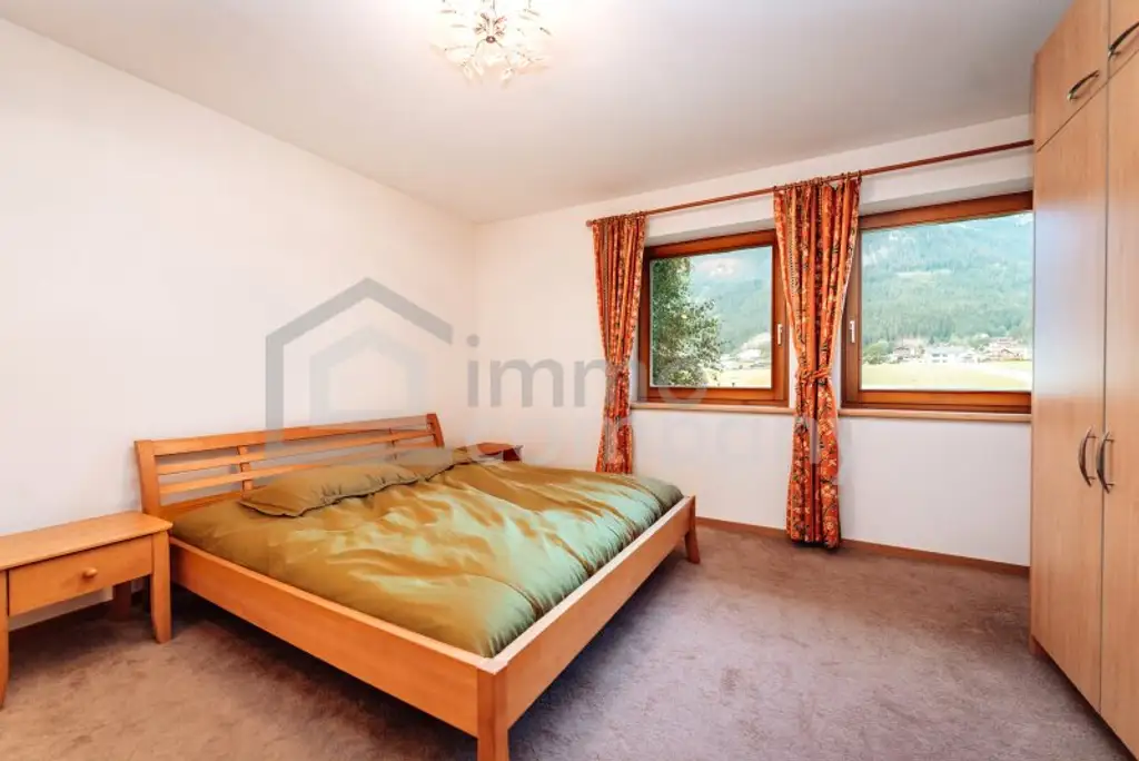 WOHNEN AM SEE - Absolute Rarität in unmittelbarer Seenähe mit Bergblick - 5 Zimmer Erdgeschoßwohnung mit großzügigen Räumlichkeiten