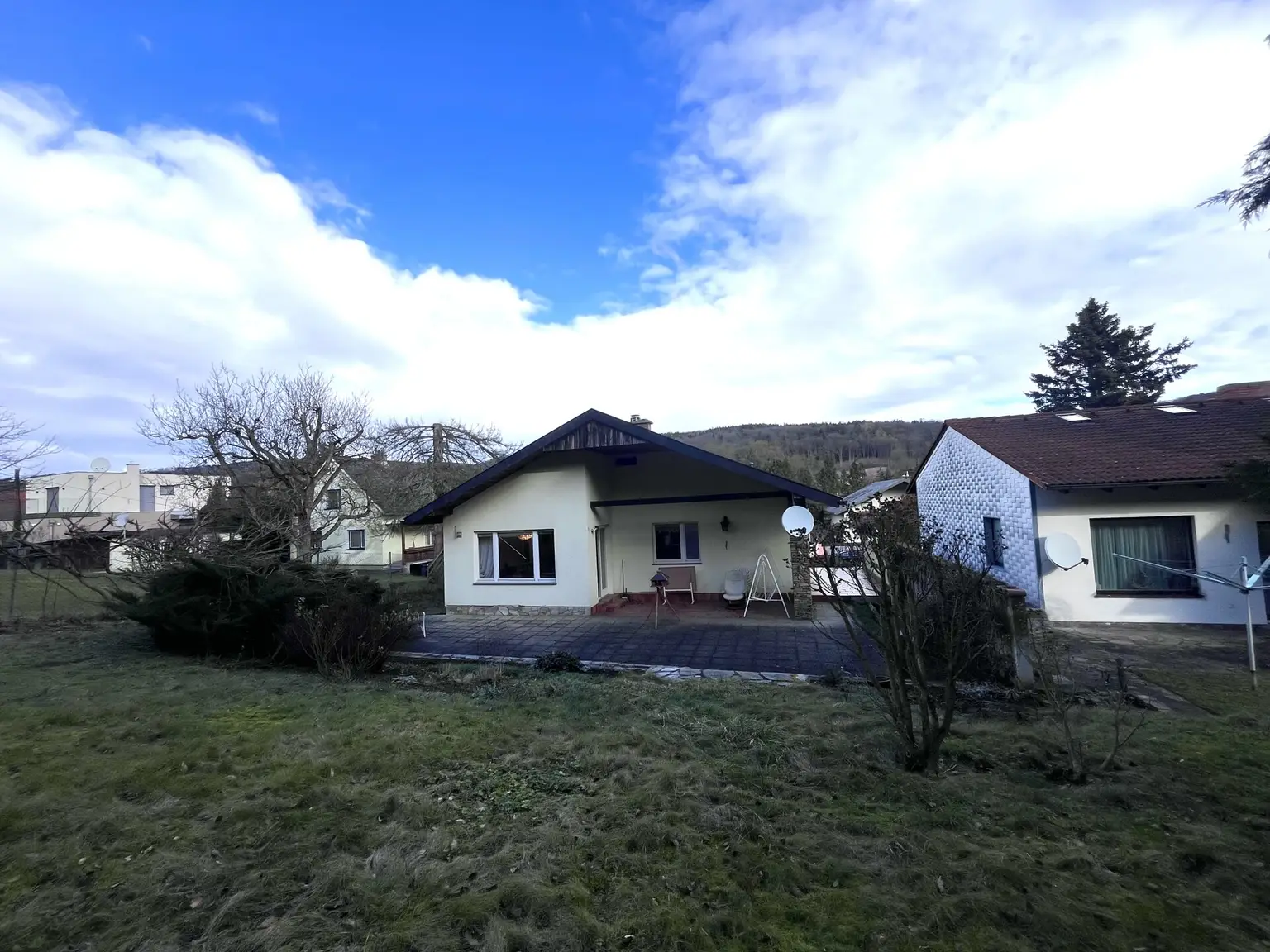 Schönes Einfamilienhaus mit Gartenparadies