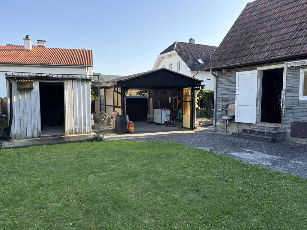 "Modernisieren und genießen in ruhiger Siedlungsgegend"