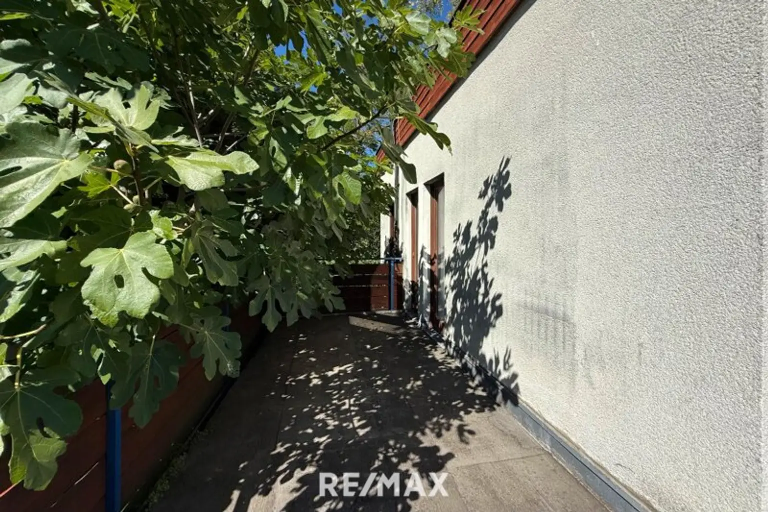 In MAUER uneinsichtiges und traumhaftes Gartenparadies