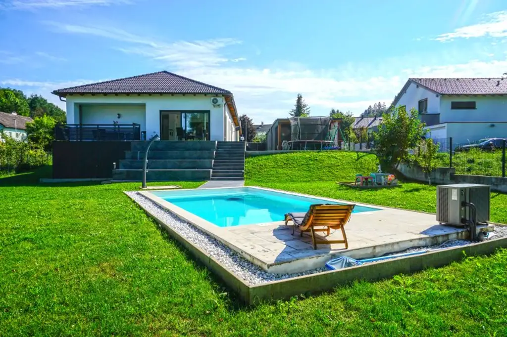 Perfekter Familienhit! Moderner Bungalow mit Pool in Wolfsgraben
