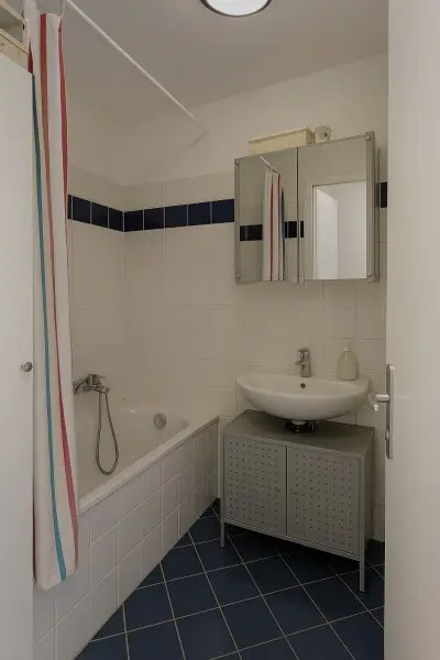 Bright 3-Room Apartment with Southeast-Facing Loggia in Prime Location – Near U1 Kagran & Donauzentrum