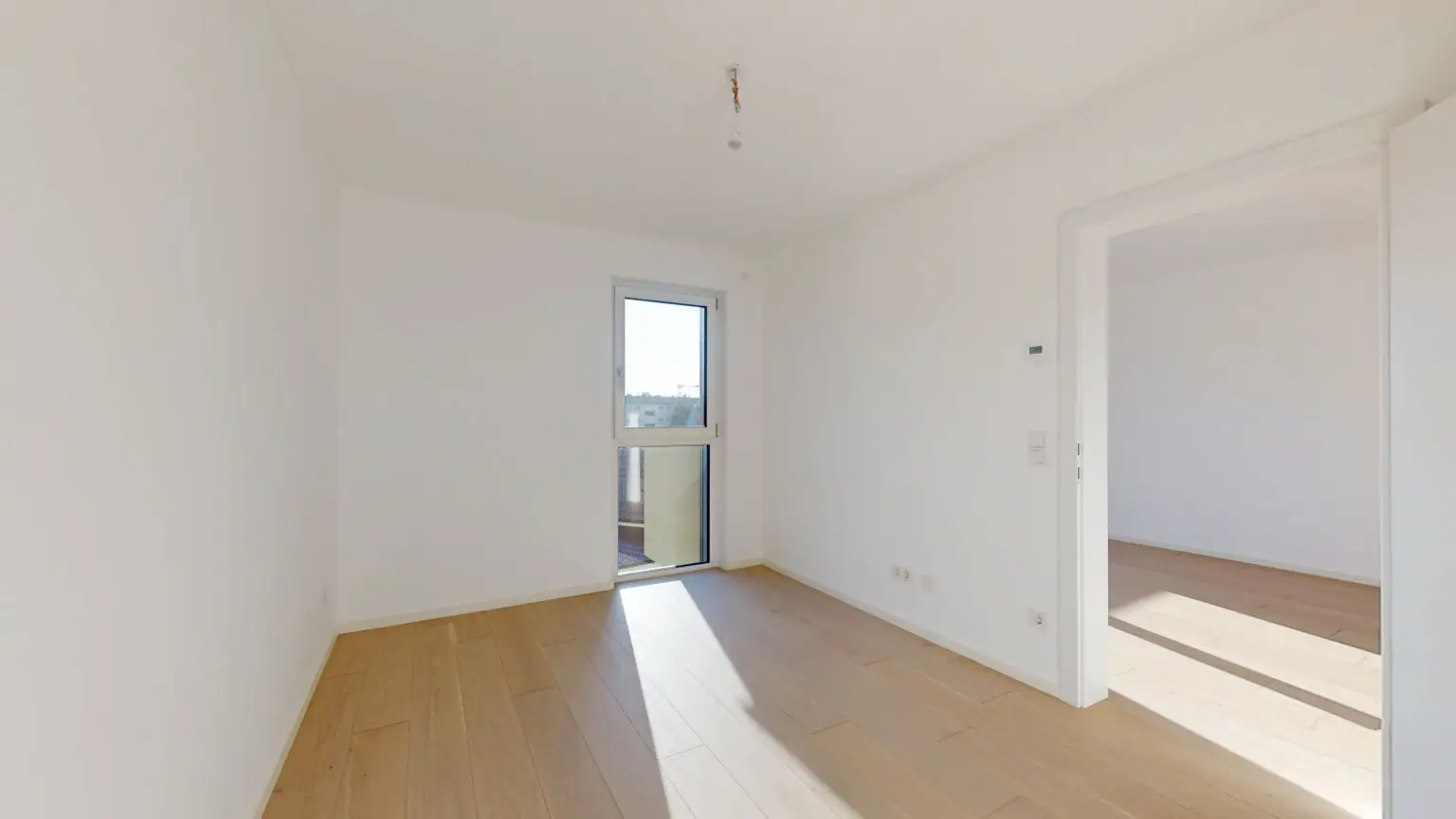 2-Zimmer-Erstbezug mit Innenhof-Balkon – Anleger oder Eigennutzer